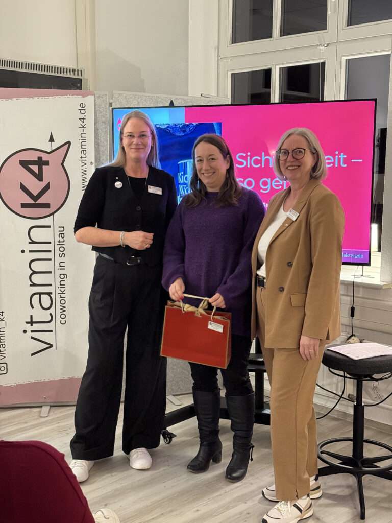 Übergabe Mitgliedsurkunde U-Netz Heidekreis